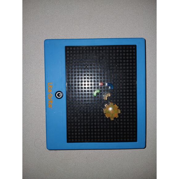 Lite Brite Plastic Light up Game Kids Battery Included Good Condition Blue 8+ - Picture 2 of 4